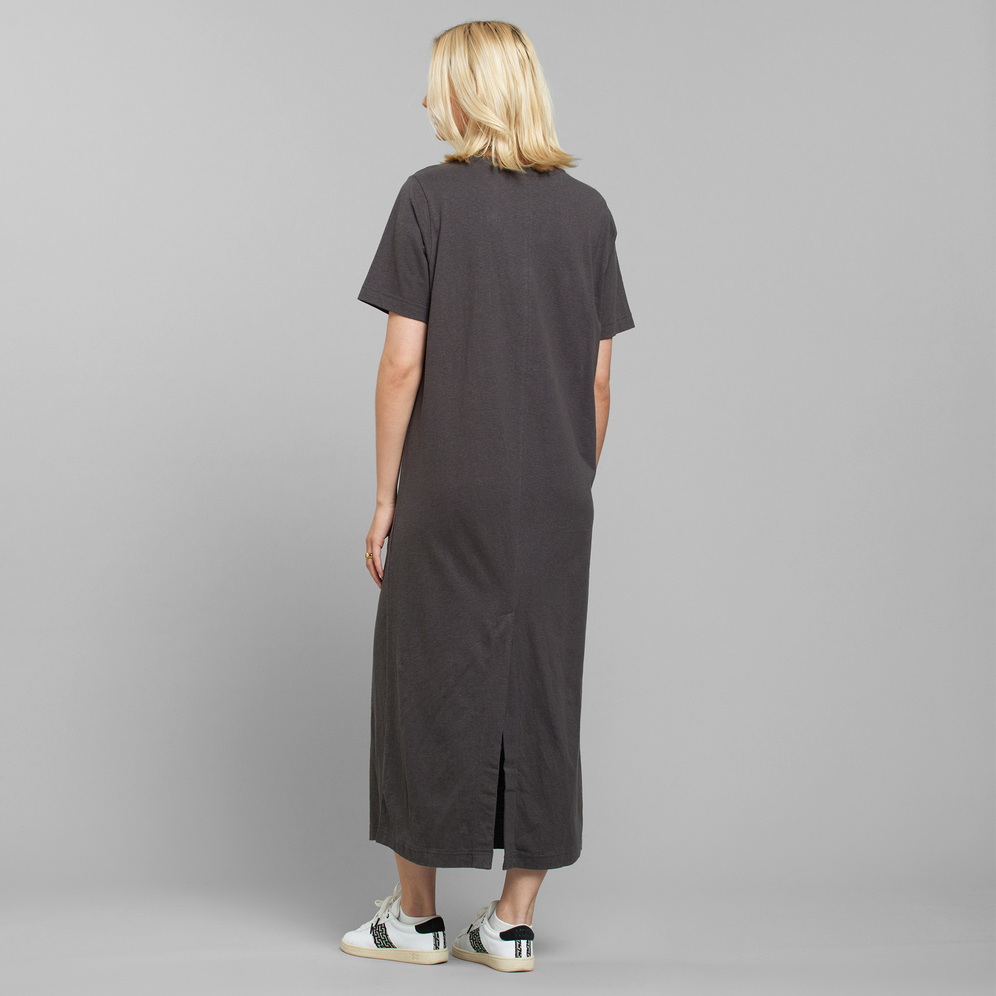 Dedicated  Kleid Lammhult Charcoal