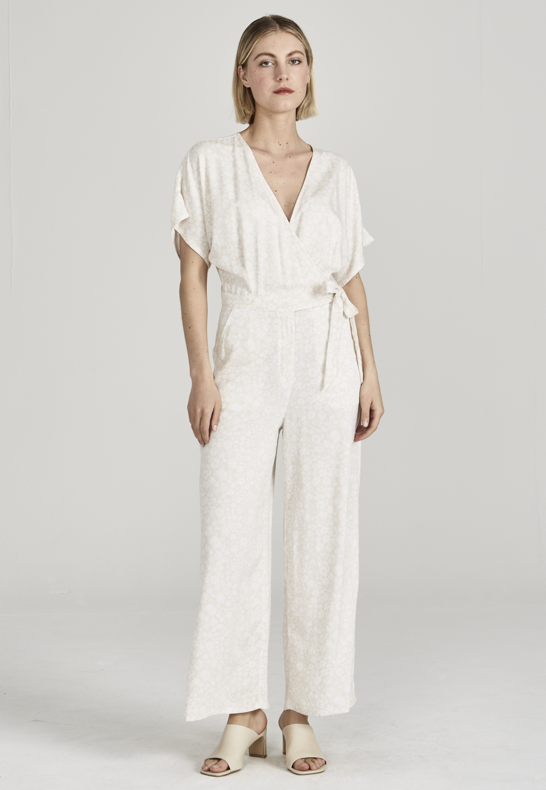 GIVN Berlin Inga Jumpsuit Farbe: Clay / White (Flowers)
