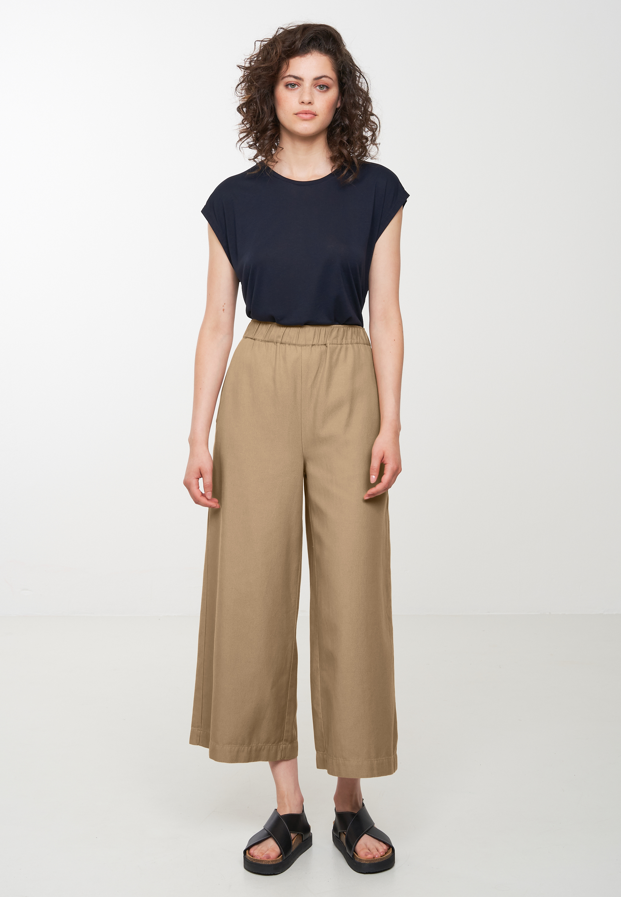 recolution  Pants AUBRIETA  dark sand