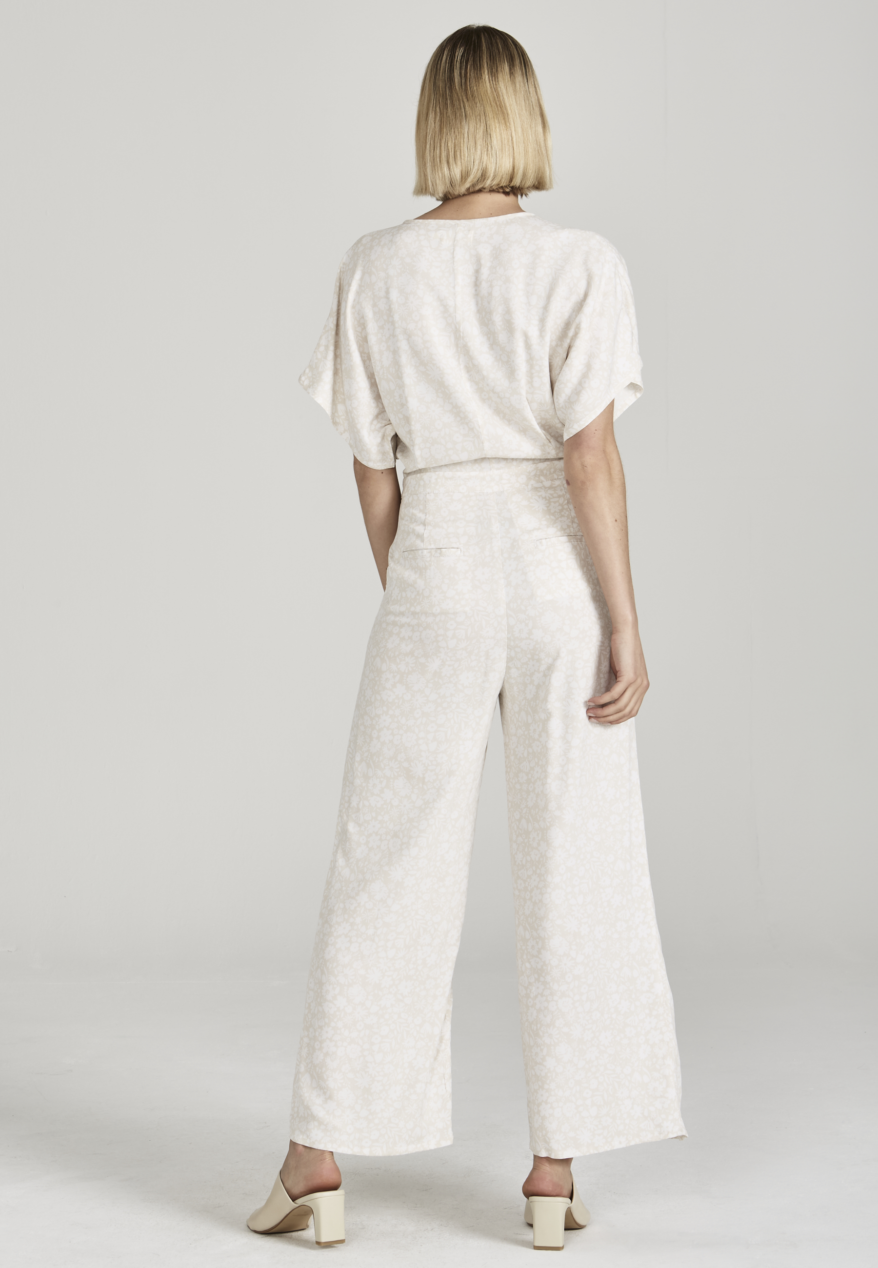 GIVN Berlin Inga Jumpsuit Farbe: Clay / White (Flowers)